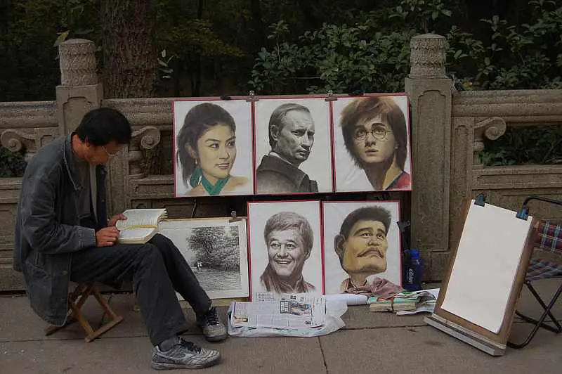 10-chinese-man-and-his-paintings