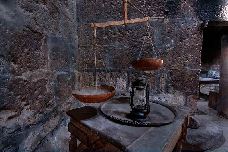 Kitchen balance in the Convent of Santa Catalina – Arequipa