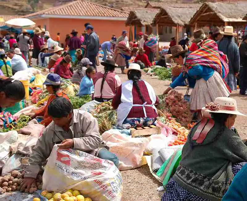 Chinchero sunday market