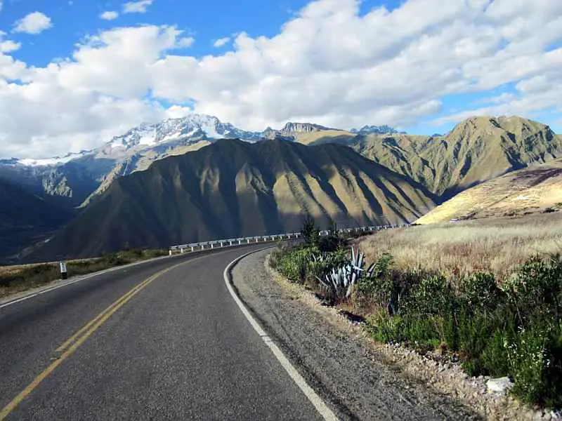 Road from Cuzco to the Sacred Valley of the Incas